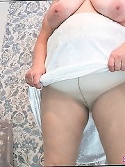 Horny mature women waiting for a dick in OlderWomanFun scene